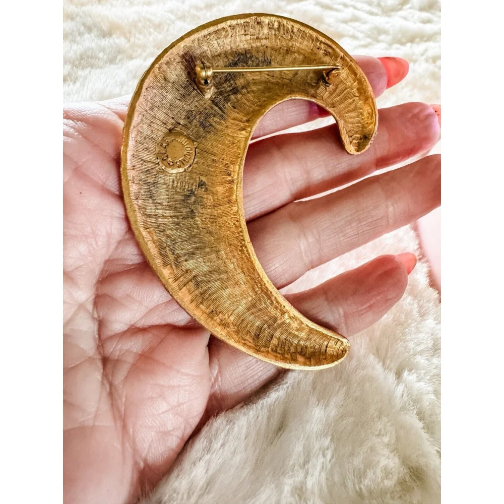 Vtg Clara Studio Inc Modernist Crescent Brooch Matte Gold Tone Signed 1988 3.25”